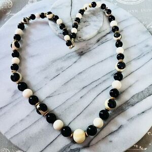 Vintage Beaded Necklace |‎ Cream & Black Round Acrylic Single Strand | Classic